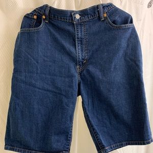 Men’s Levi shorts 36